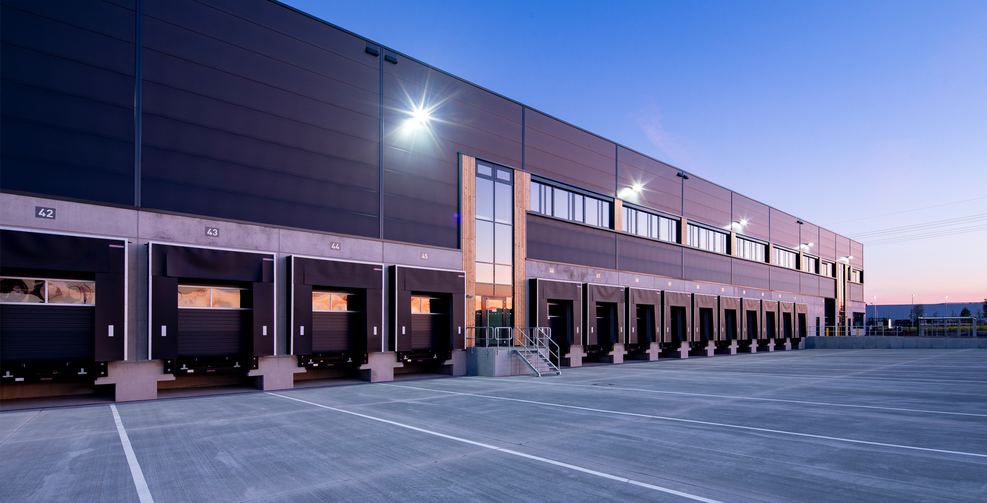 header-industrie-rampe-kaefer-stahlhandel